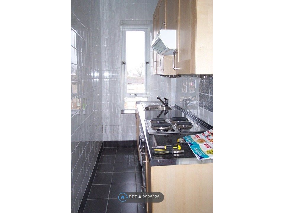 Property photo 2 of 7 Kitchen