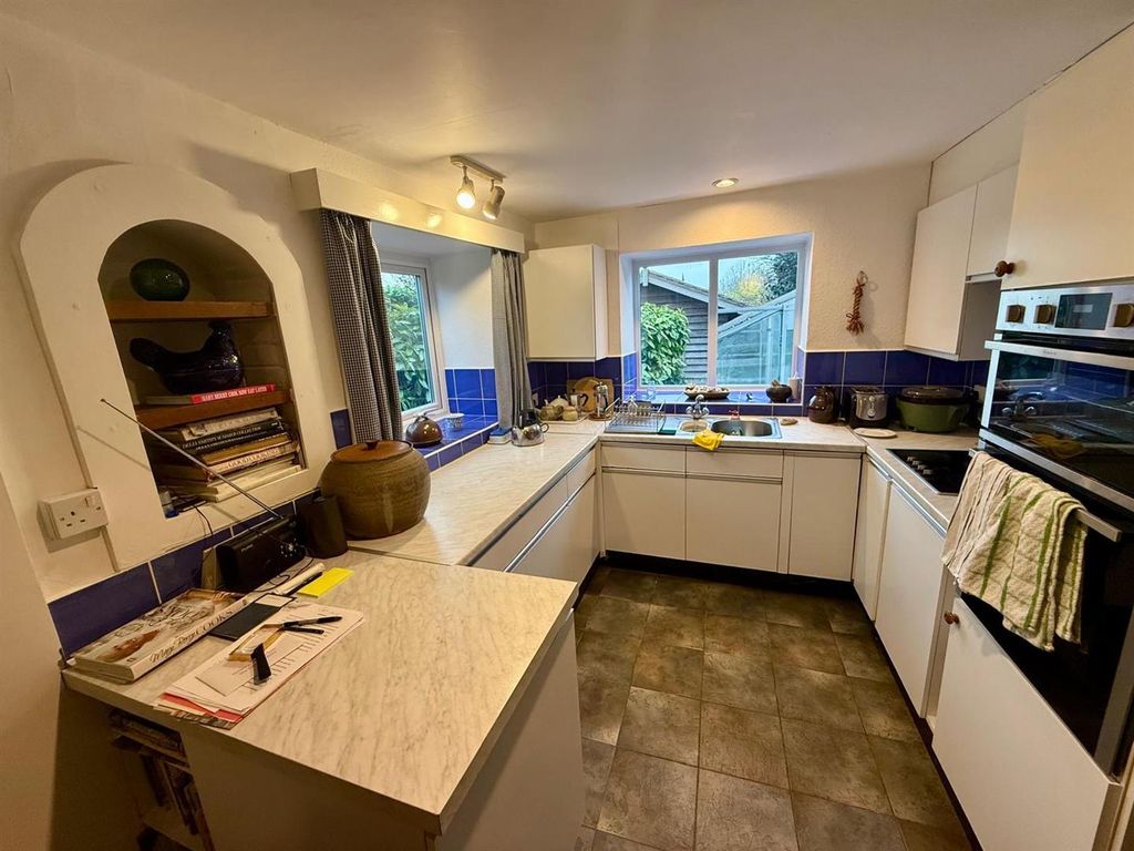 Property photo 3 of 22