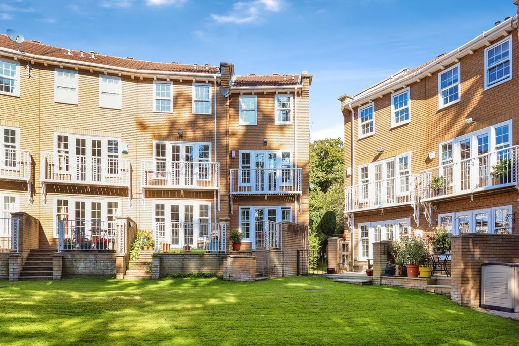 Property photo 2 of 17 Photo