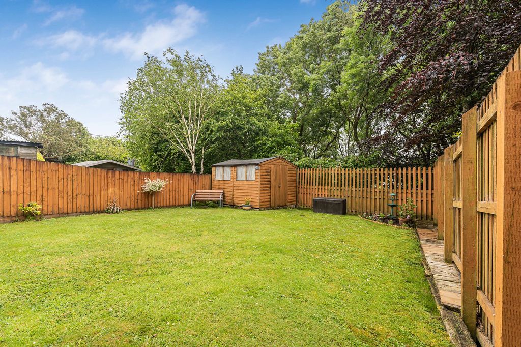Property photo 2 of 24