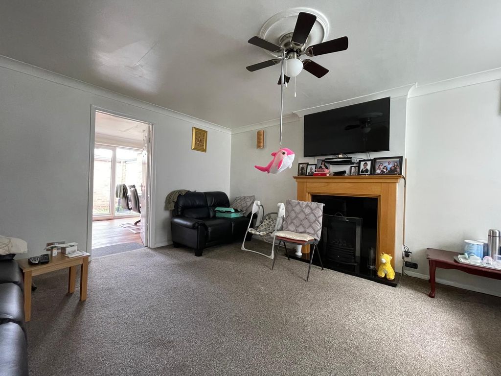 Property photo 3 of 11 Image