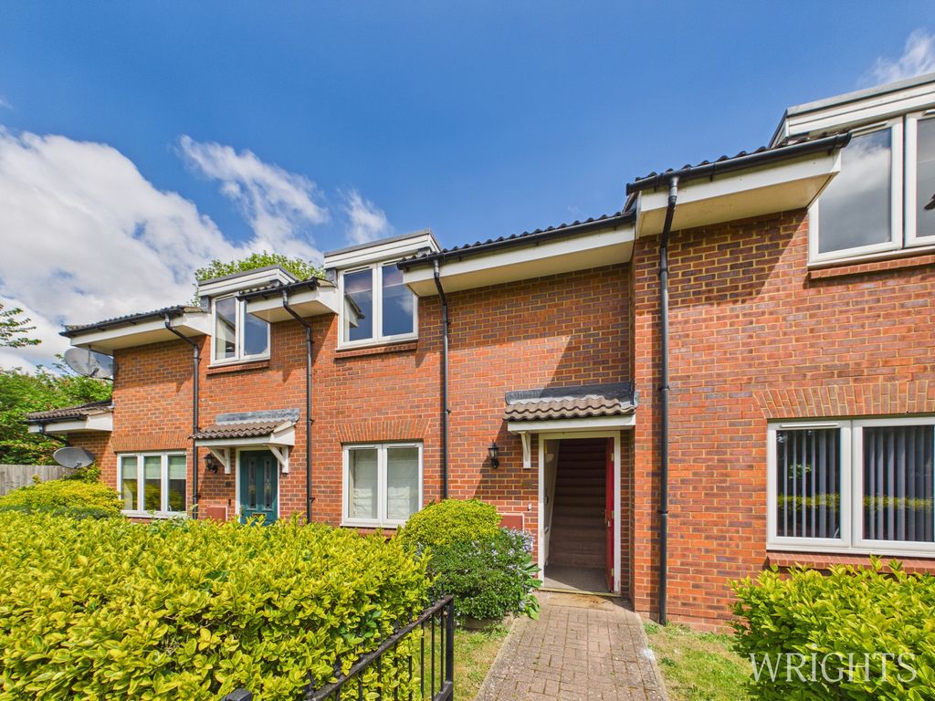 Property photo 1 of 11 Cam05659G0-Pr0132-Still013