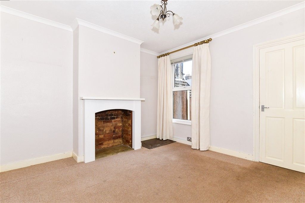 Property photo 3 of 10 Dining Room