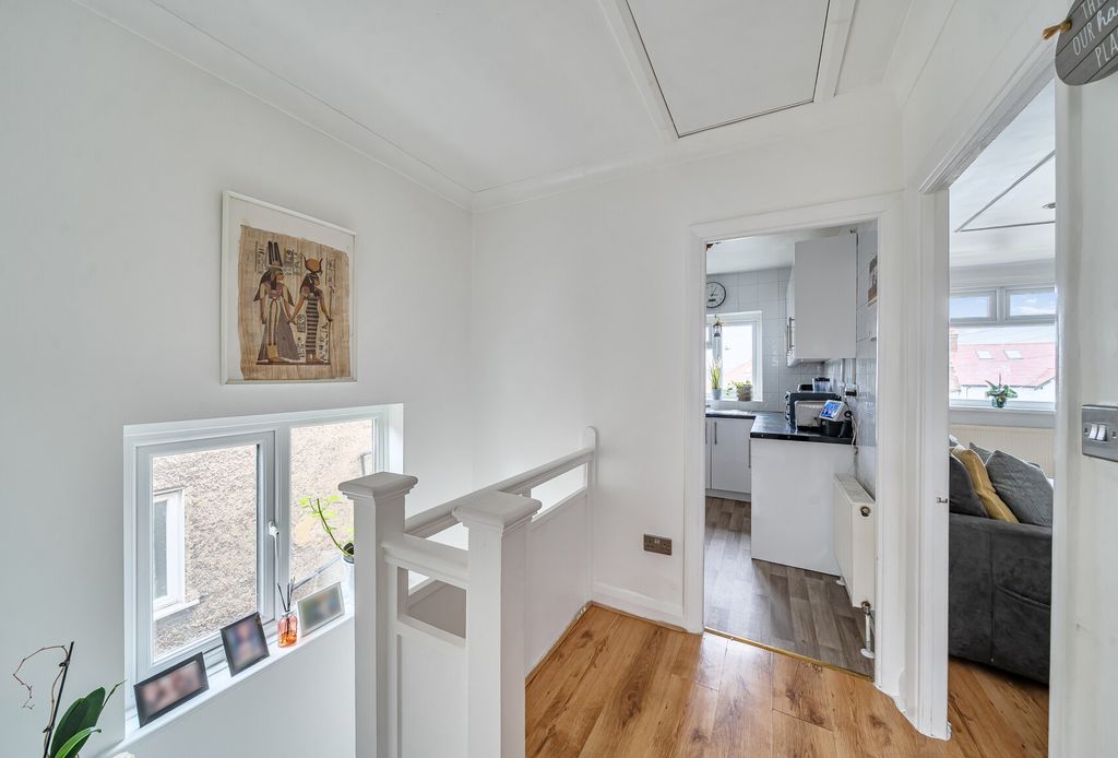 Property photo 3 of 9 1417156-3-69987c7...