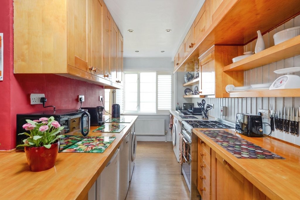 Property photo 3 of 25 Pbox-Img.Jpg