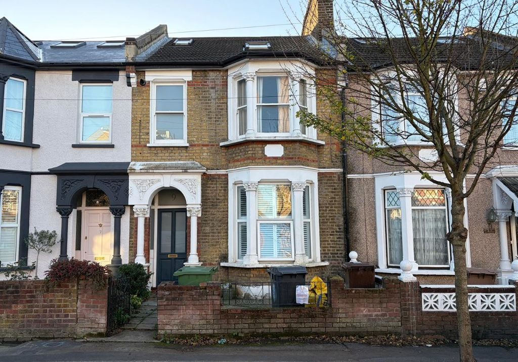 Property photo 1 of 9