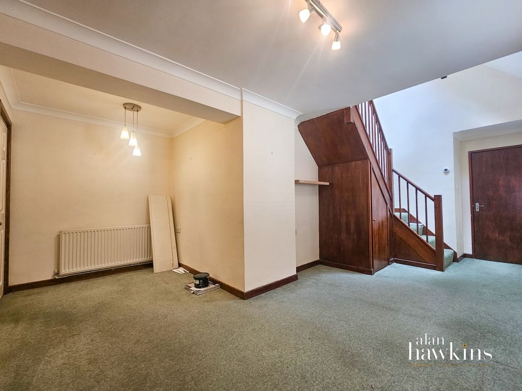 Property photo 3 of 8 20240530_144755-2