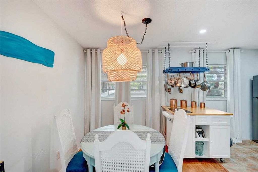 Property photo 2 of 27 <Alttext/>