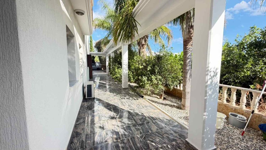 Property photo 2 of 45