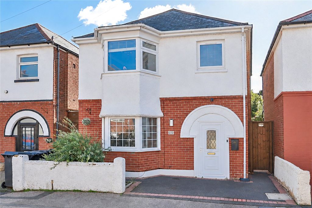 Property photo 2 of 23 Picture No. 29