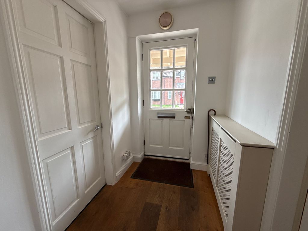 Property photo 2 of 27