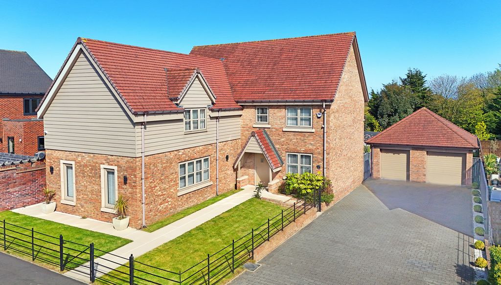 Property photo 1 of 50