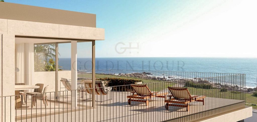 Property photo 1 of 20 Luxury 4-Bed Penthouse In Afurada | Sea & River Views | Golden Hour