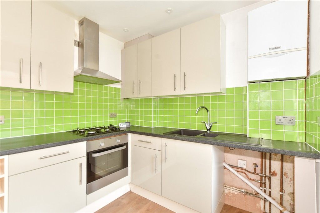 Property photo 3 of 8 Kitchen