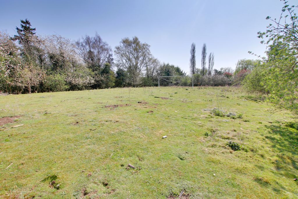 Property photo 2 of 22