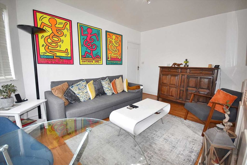 Property photo 3 of 11