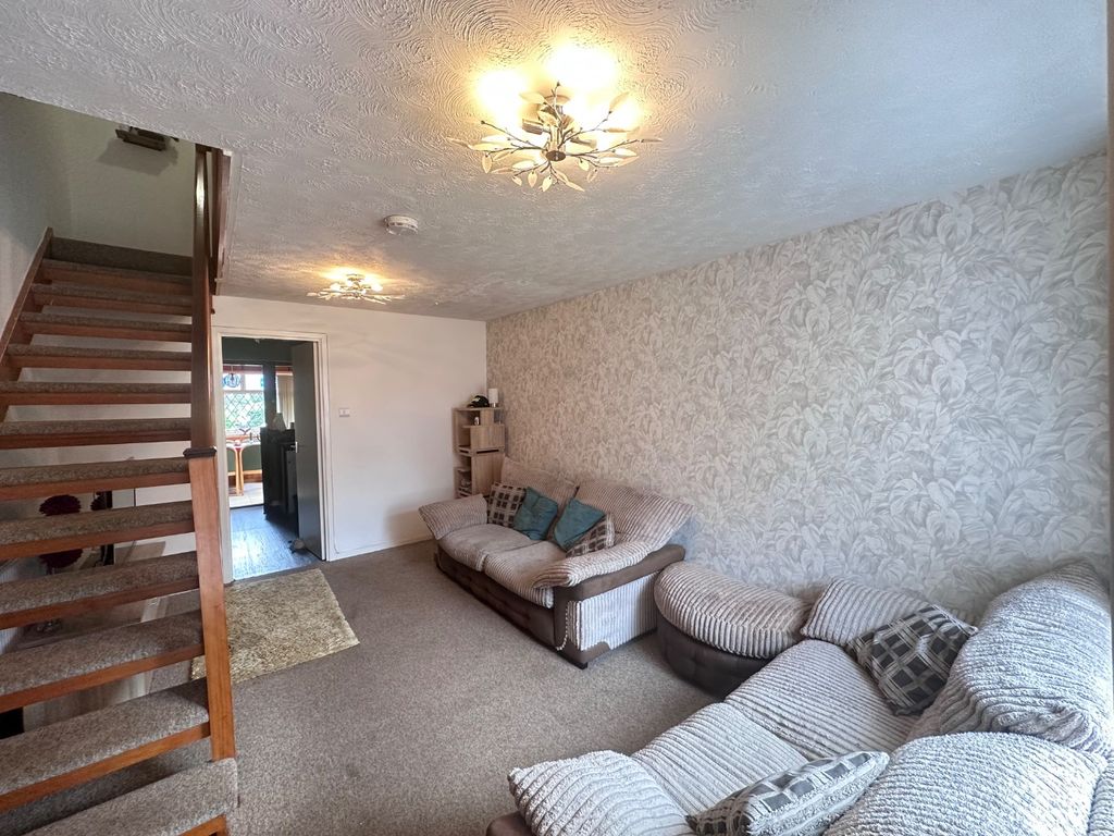 Property photo 2 of 8 4367891