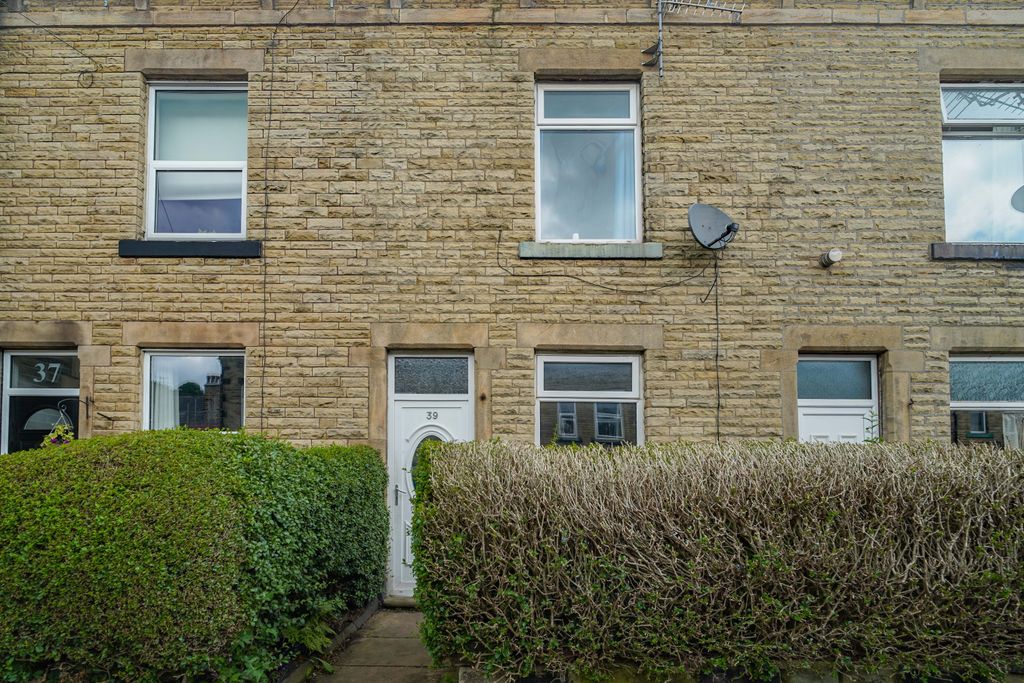 Property photo 1 of 25