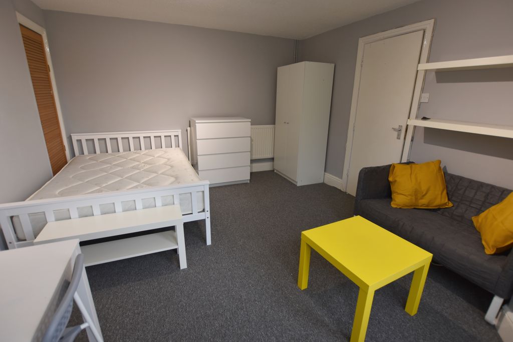 Property photo 1 of 4