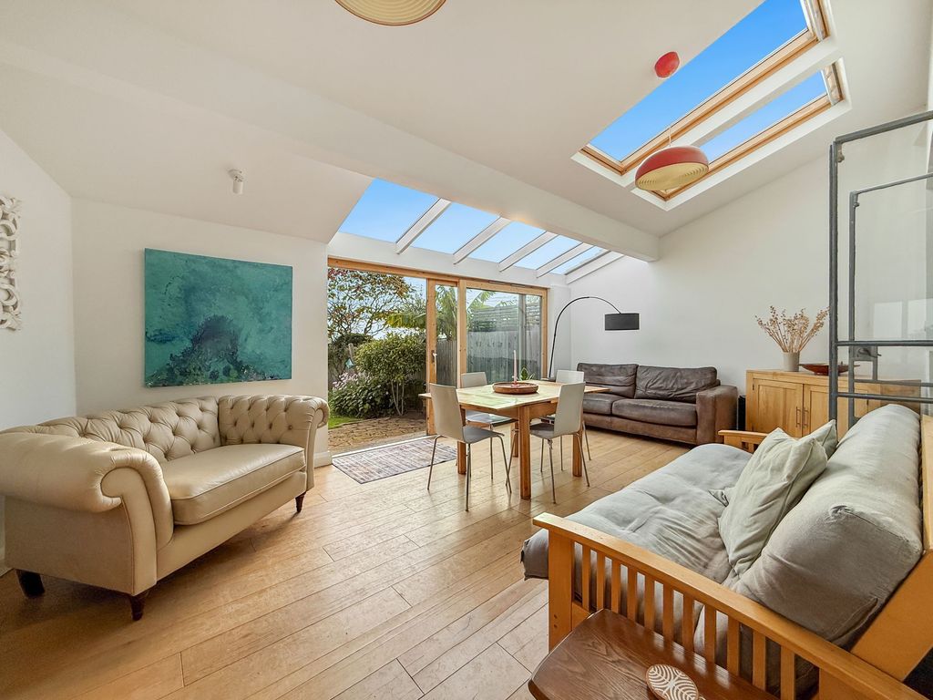 Property photo 3 of 31