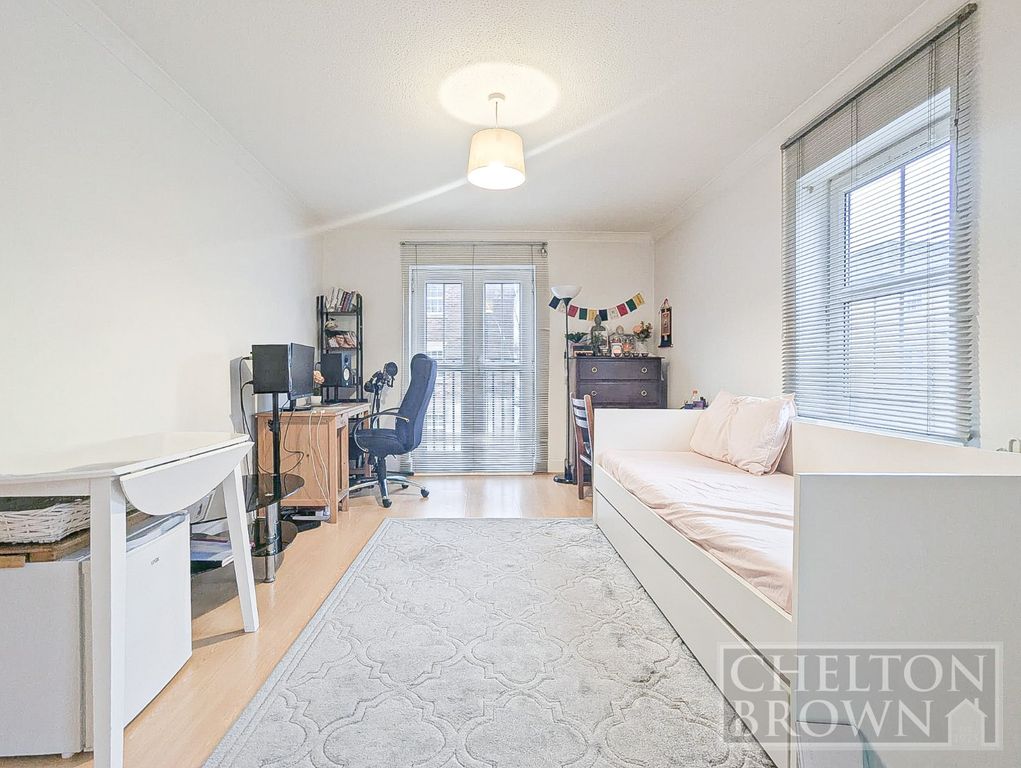 Property photo 3 of 11 Living Room