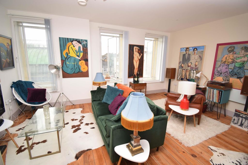 Property photo 3 of 9 Image