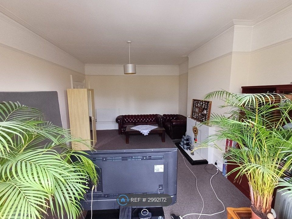 Property photo 3 of 6 Living Room