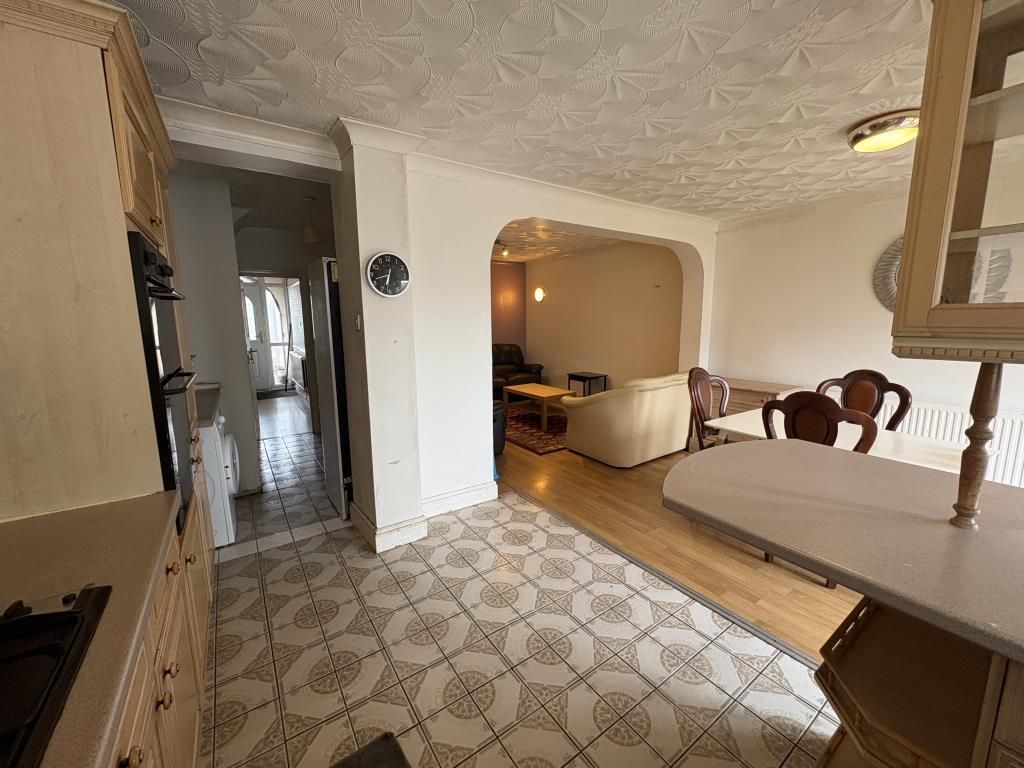 Property photo 3 of 15 Kitchen