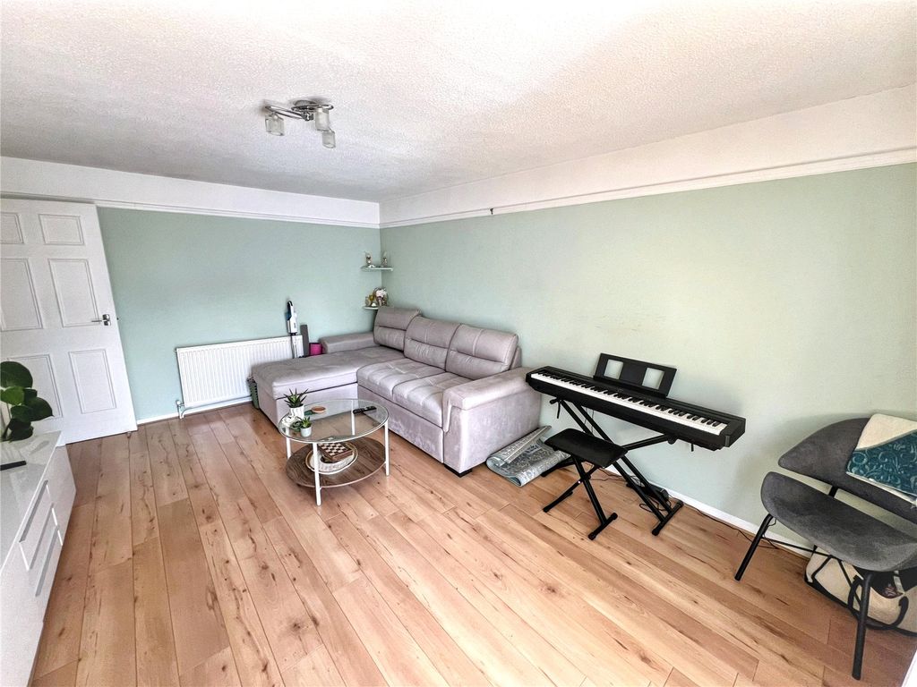 Property photo 3 of 9 Picture No. 18