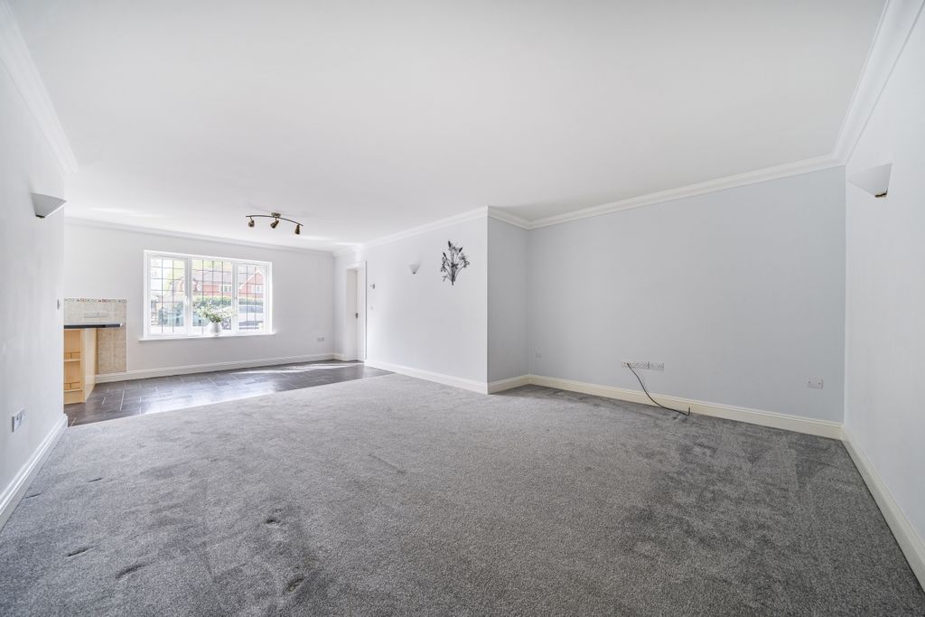Property photo 3 of 9