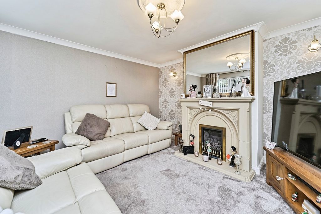 Property photo 2 of 17 Photo