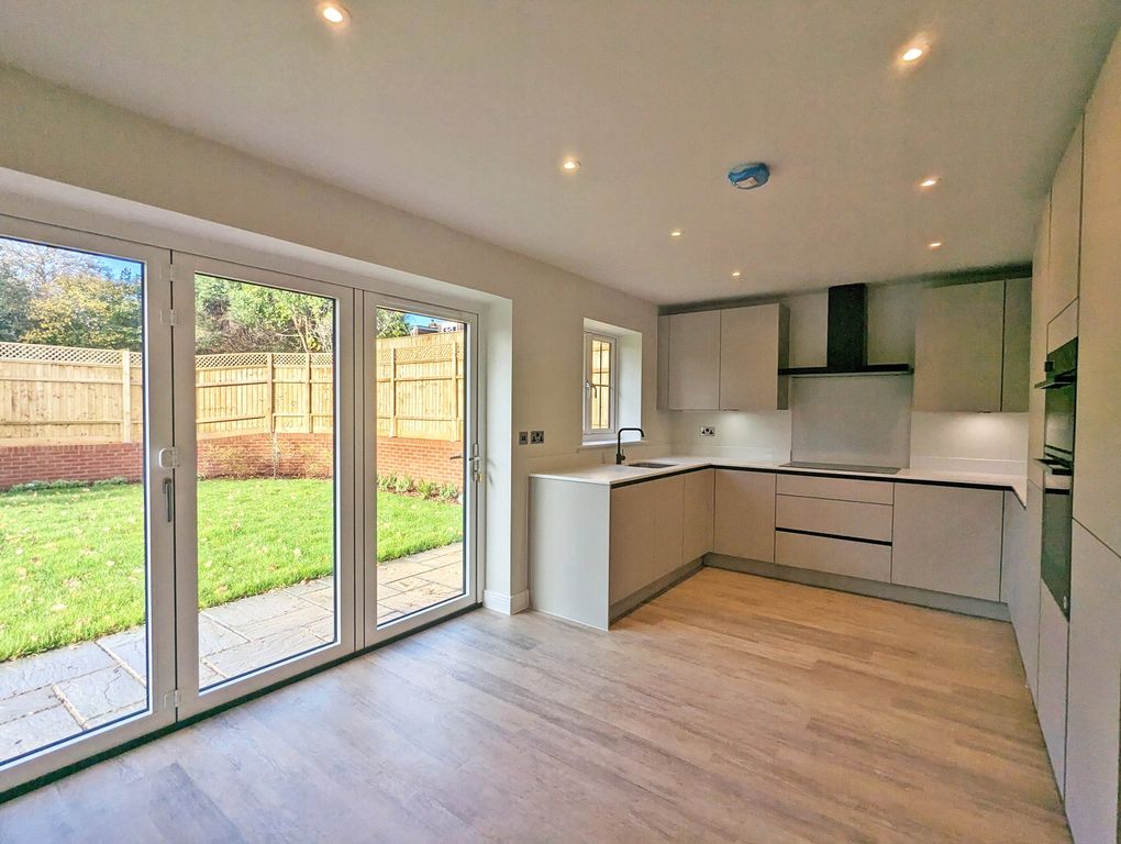 Property photo 3 of 21 Picture 3