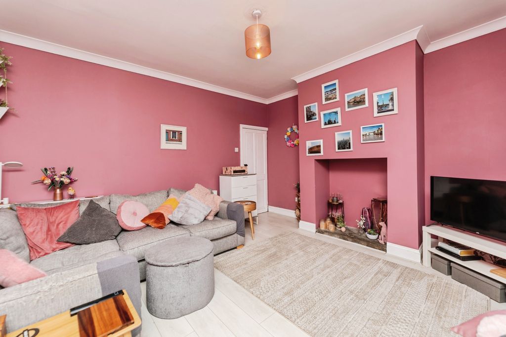 Property photo 2 of 15