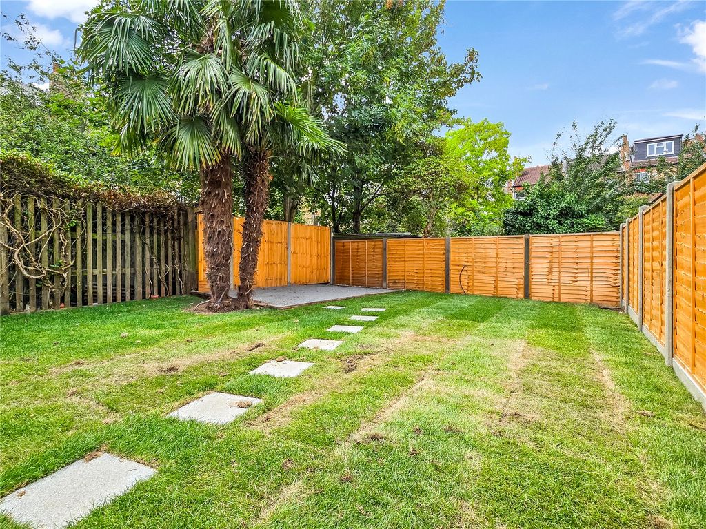 Property photo 2 of 24 Picture No. 27
