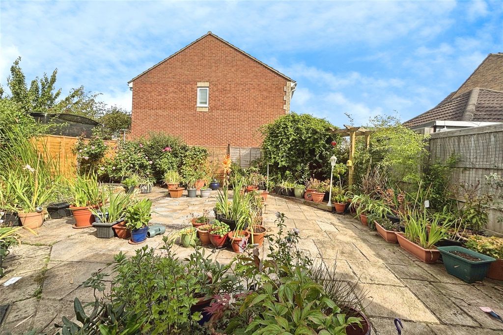 Property photo 2 of 16 Picture No. 17