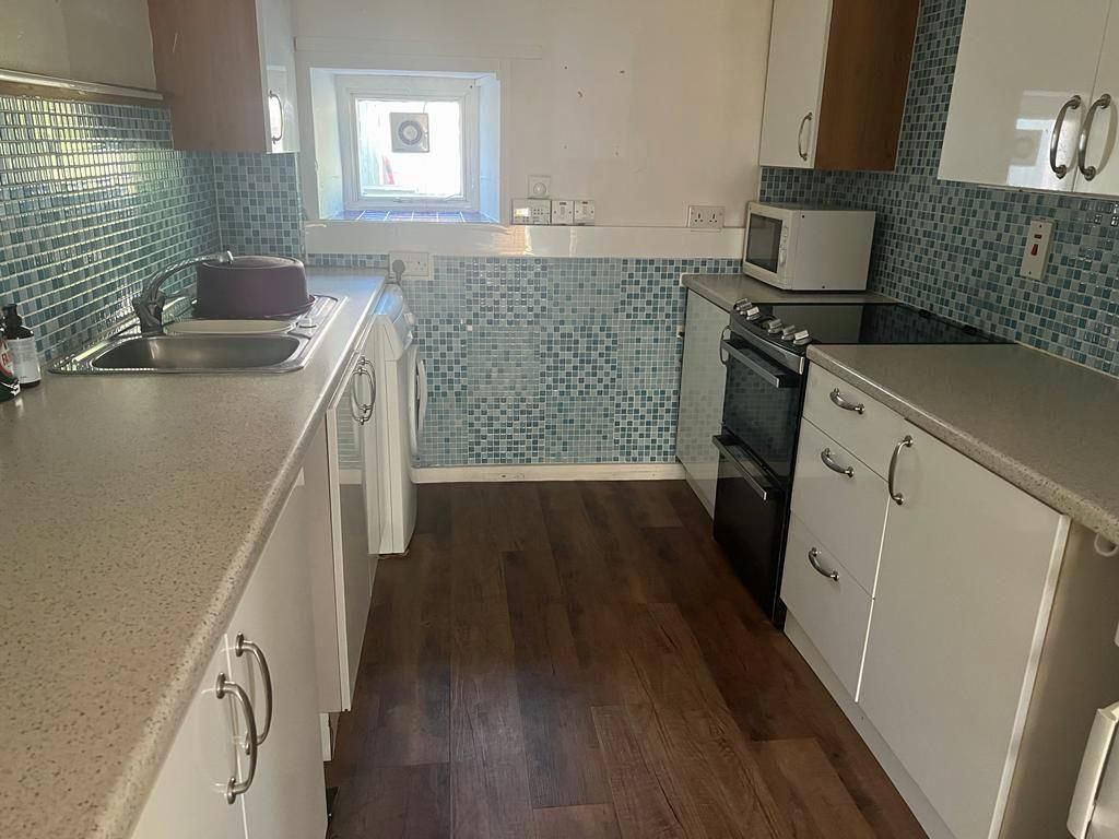 Property photo 2 of 8 Kitchen/Dining Area