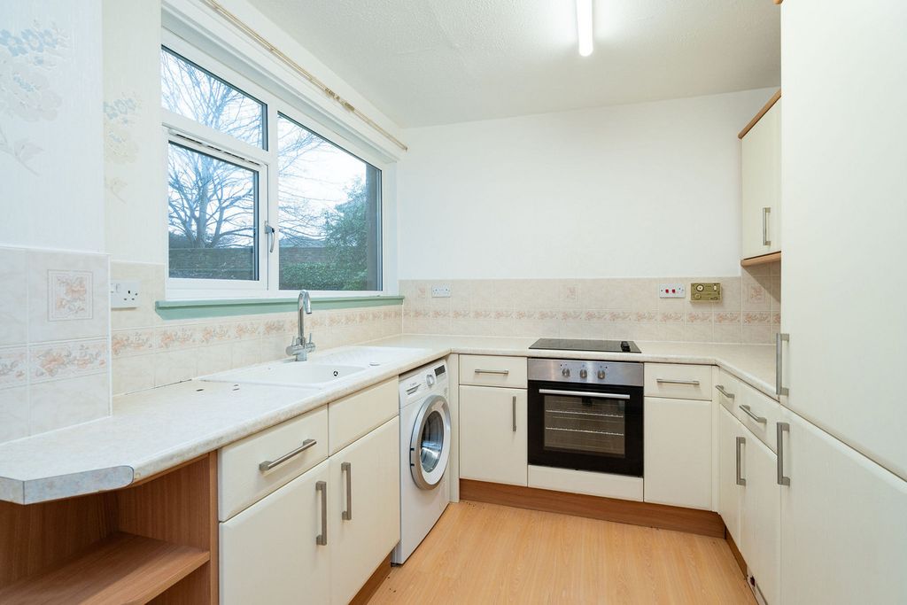 Property photo 3 of 38