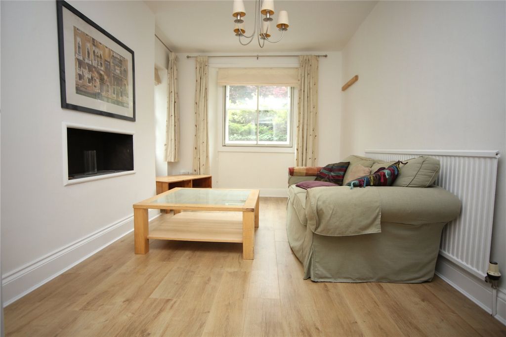 Property photo 1 of 9 Picture No. 11