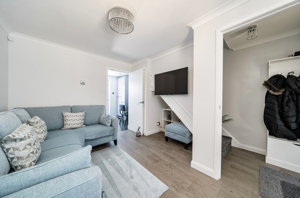 Property photo 3 of 12 15027857