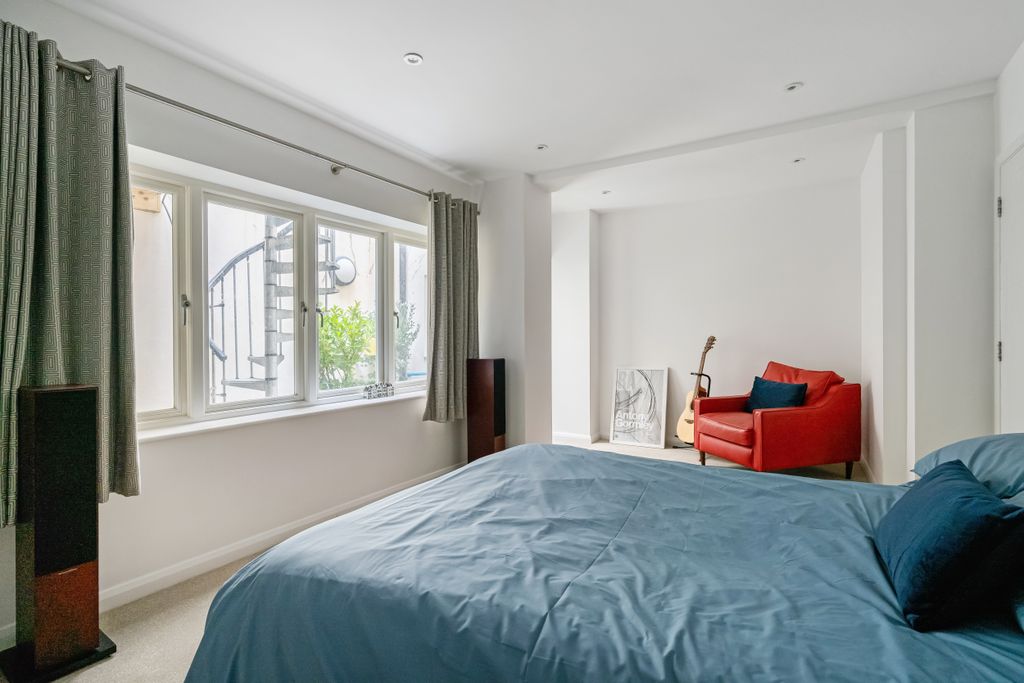 Additional image 7 of 5 bed terraced house for saleHampton Court Road, East Molesey KT8