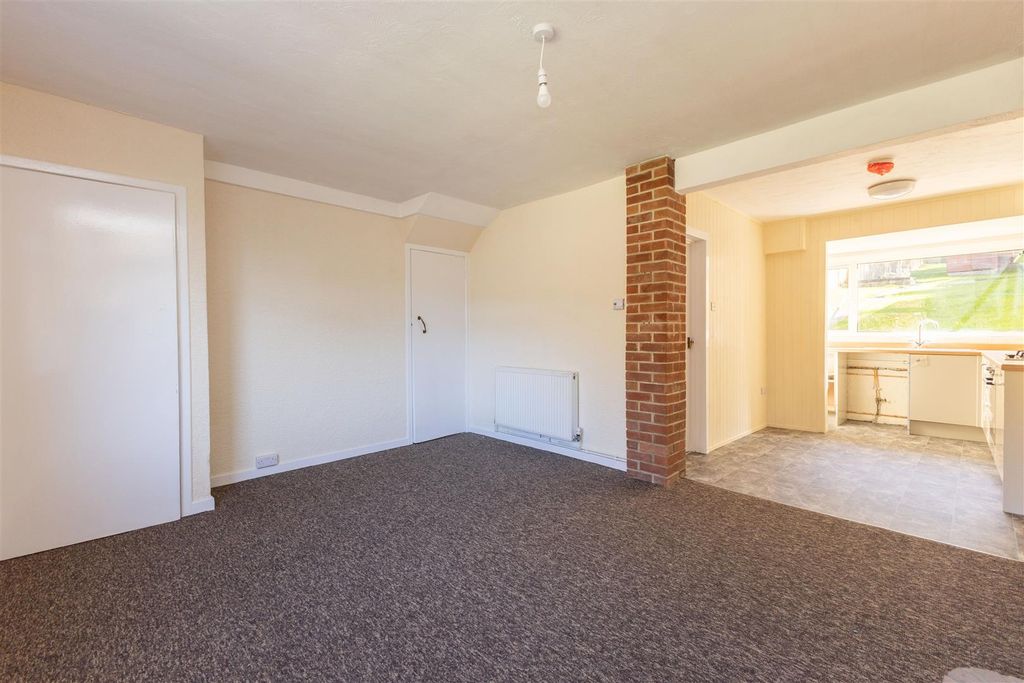 Property photo 3 of 13 Living Space