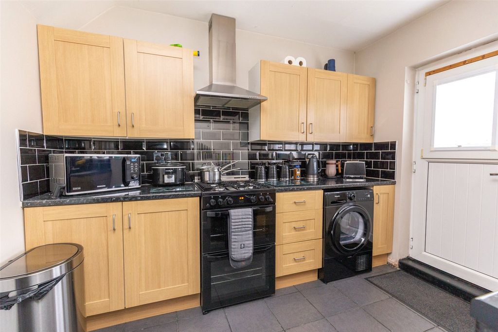 Property photo 2 of 17 Picture No. 07