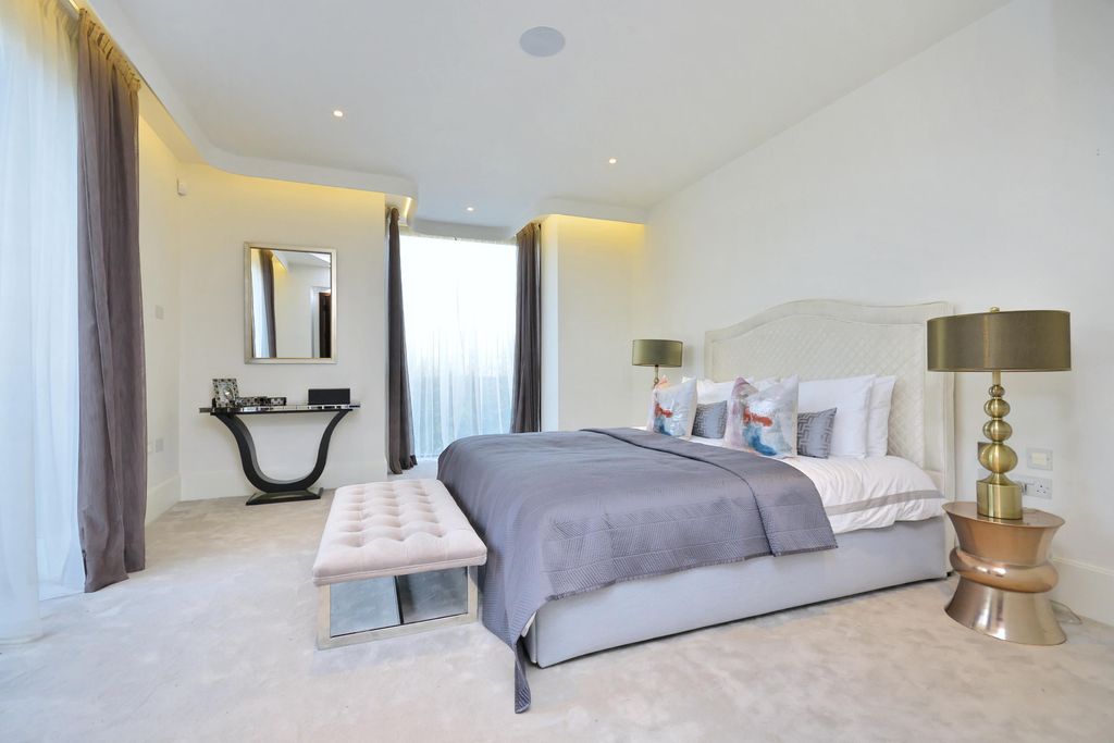 Property photo 2 of 3 Image