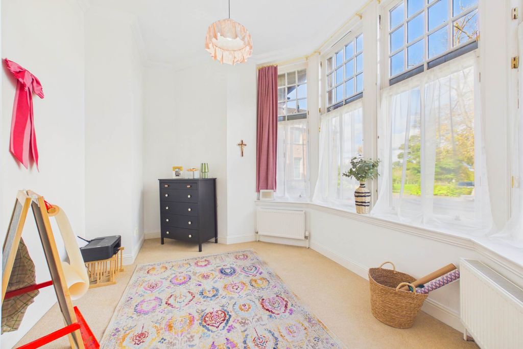 Property photo 2 of 34