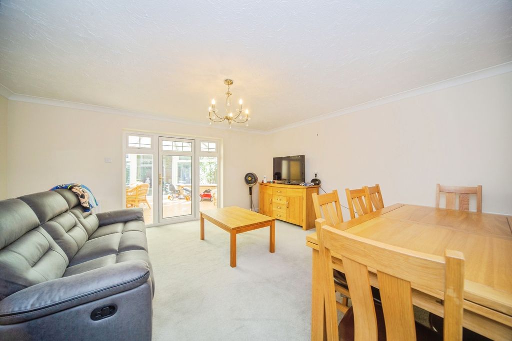 Property photo 3 of 17 Pbox-Img.Jpg