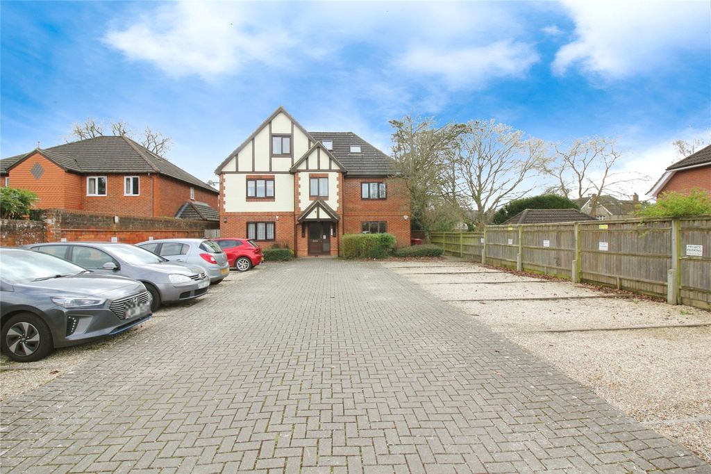 Property photo 1 of 9 Picture No. 13