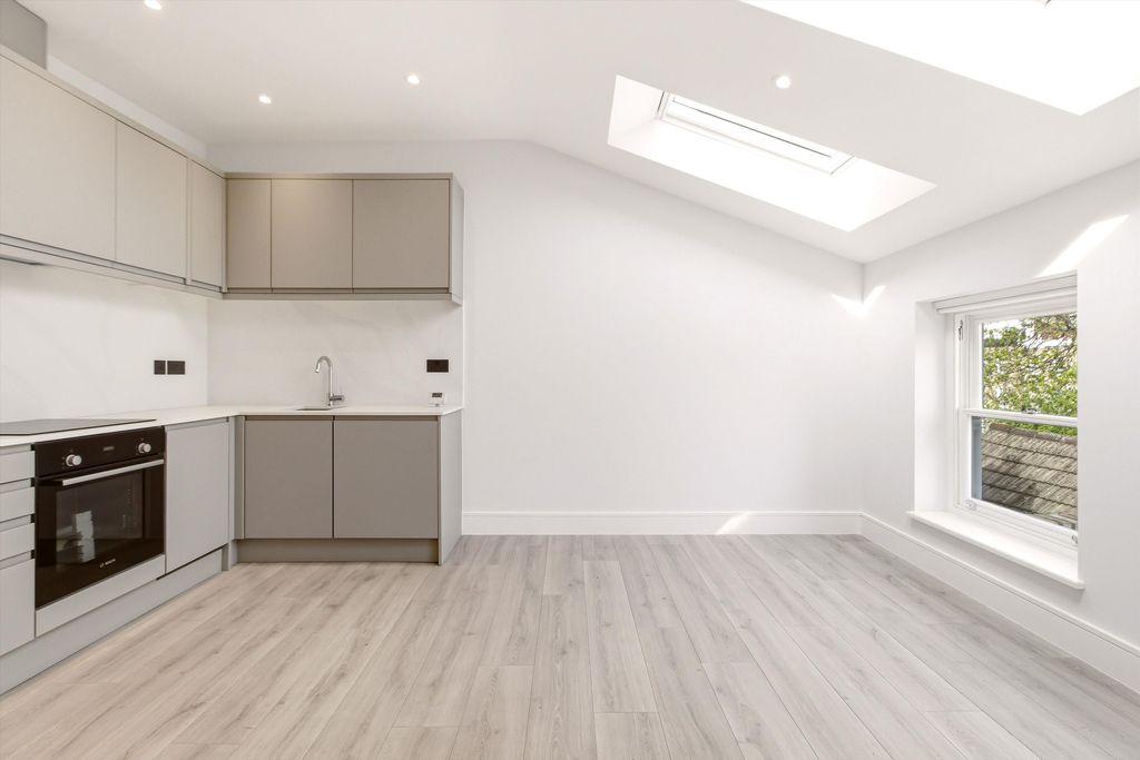 Property photo 2 of 10 Image