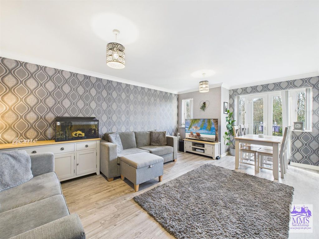 Property photo 2 of 17 Cam04098G0-Pr0153-Still019.Jpg