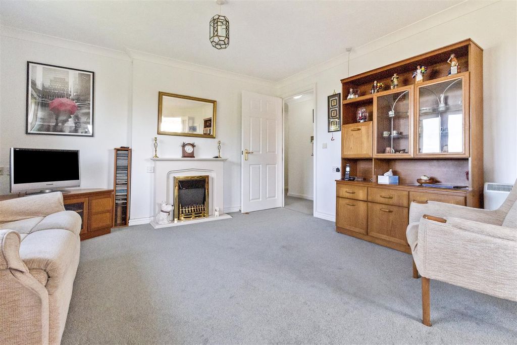 Property photo 2 of 12 60 Jubilee Court_006.Jpg