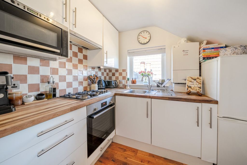 Property photo 2 of 19 Picture No. 09